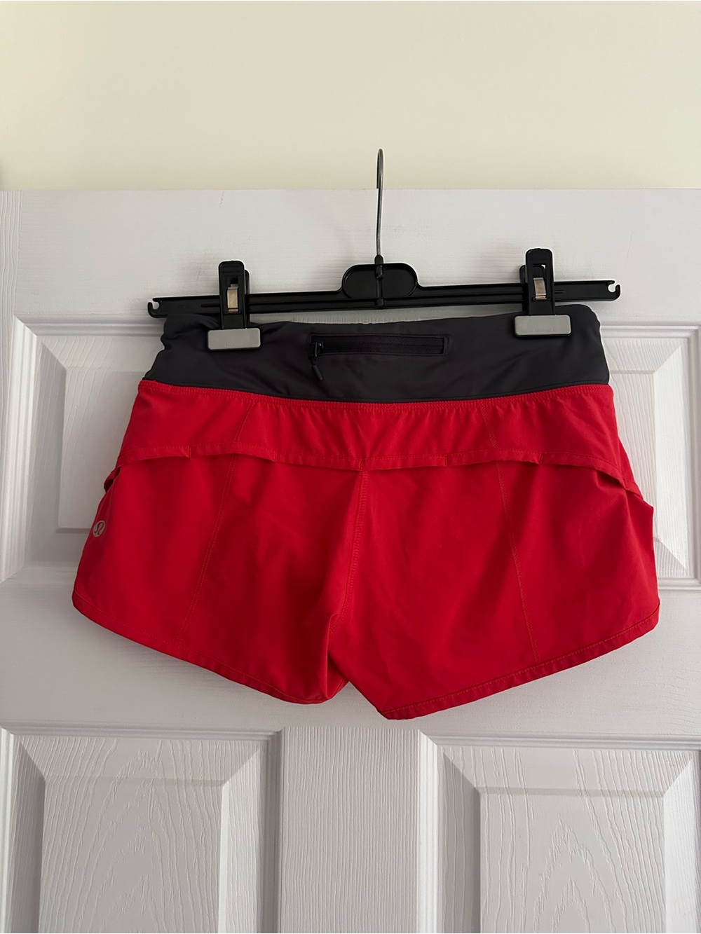 Size 2 Lululemon Women’s Lot of 2 Speed Up 2.5” & Run Speed Shorts Black Red - Picture 9 of 11